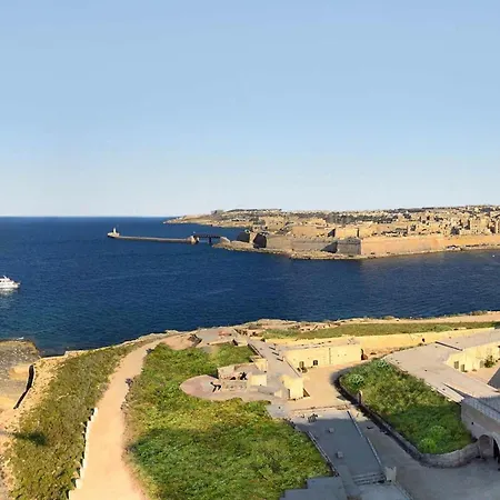 Charming 1br Penthouse In Gzira