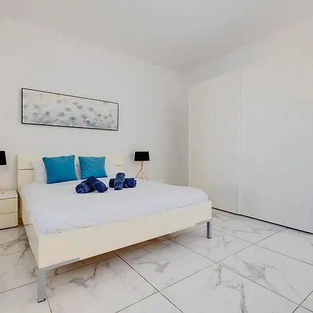 Charming 1br Penthouse In Gzira Apartament Sliema