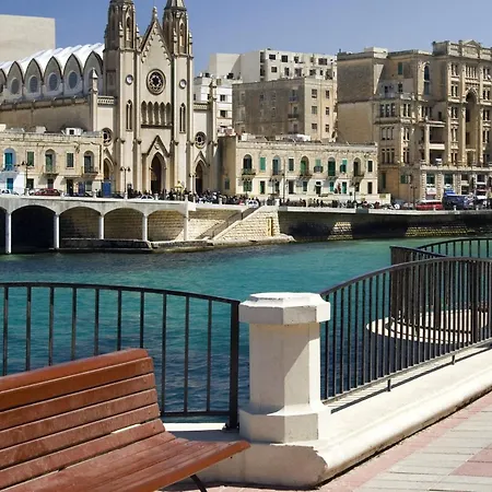 Charming 1br Penthouse In Gzira