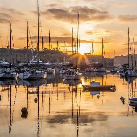 Charming 1br Penthouse In Gzira * Sliema