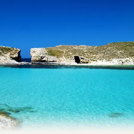 Charming 1br Penthouse In Gzira *