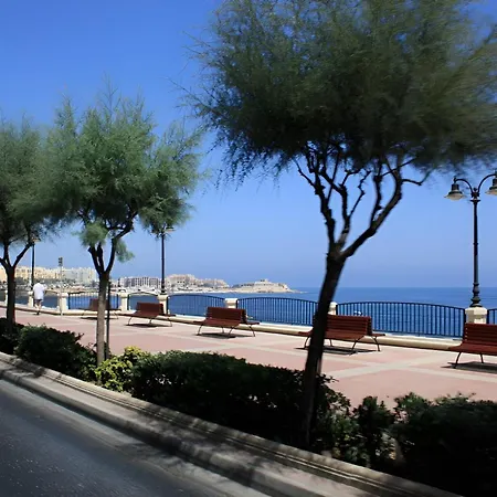 Charming 1br Penthouse In Gzira Apartment *