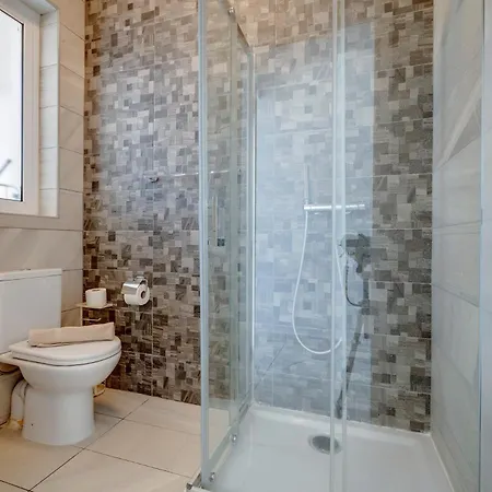 Charming 1br Penthouse In Gzira 斯利马