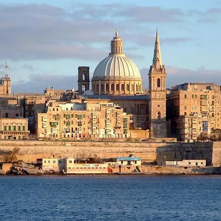 Charming 1br Penthouse In Gzira * Sliema