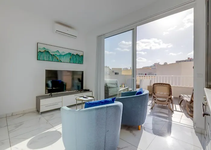 Lejlighed Charming 1br Penthouse In Gzira *