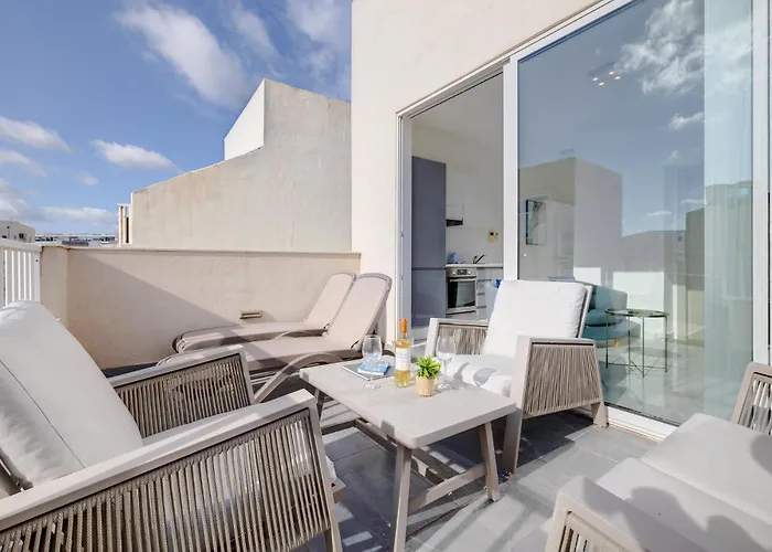 Lejlighed Charming 1br Penthouse In Gzira *