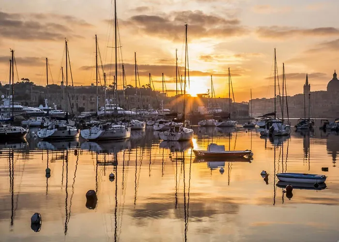 Charming 1br Penthouse In Gzira * Sliema