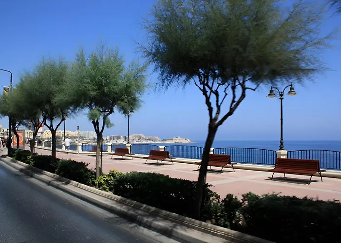 Charming 1br Penthouse In Gzira Lejlighed *