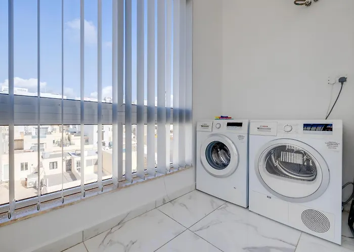 Lejlighed Charming 1br Penthouse In Gzira *