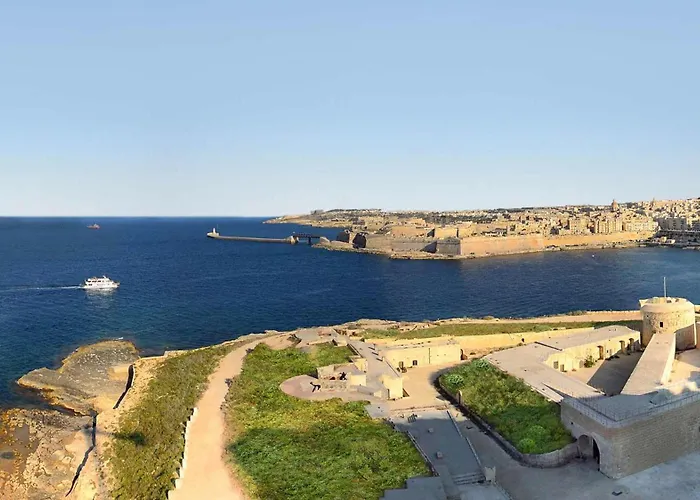 Charming 1br Penthouse In Gzira