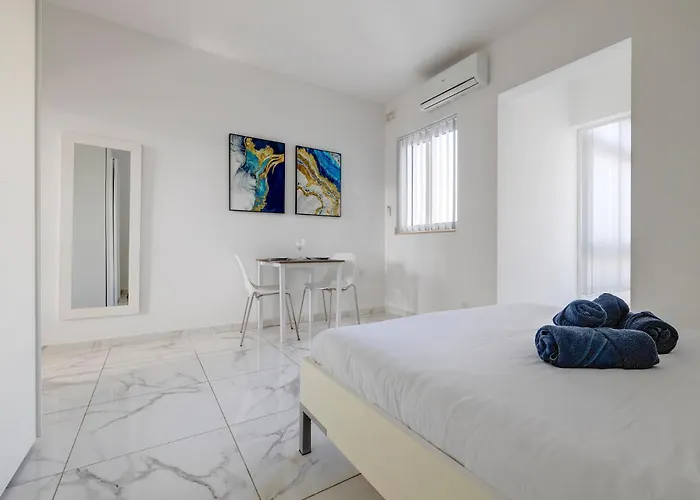 Lejlighed Charming 1br Penthouse In Gzira