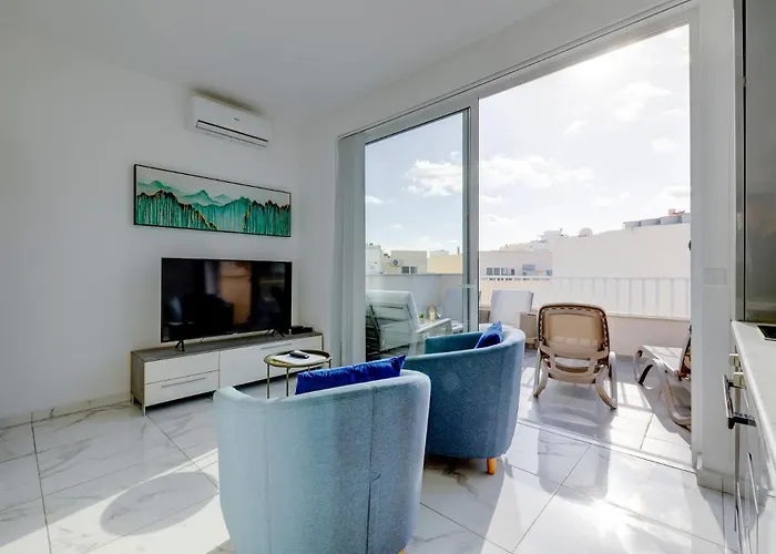Lejlighed Charming 1br Penthouse In Gzira *