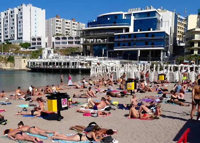 Charming 1br Penthouse In Gzira * Sliema