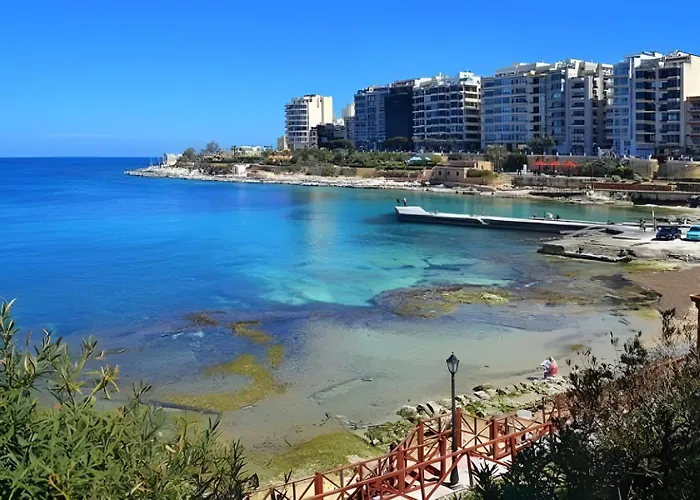 Charming 1br Penthouse In Gzira