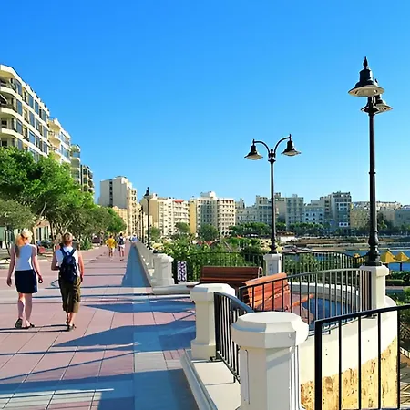 Charming 1br Penthouse In Gzira